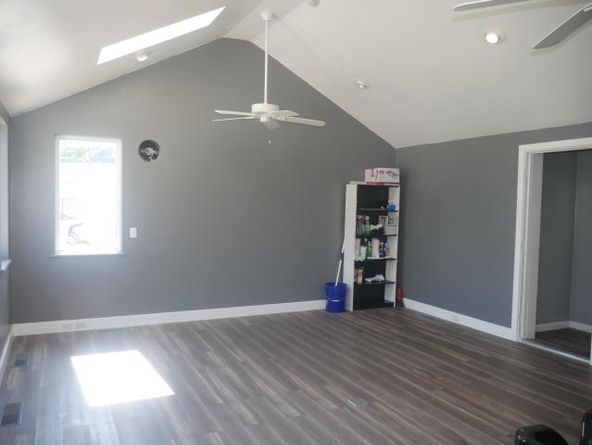 531 E Cleveland Ave, Monett, MO 65708